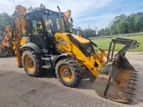 JCB 3CX Contractor, plná výbava - joystick, 6 rychlostí, A/C 