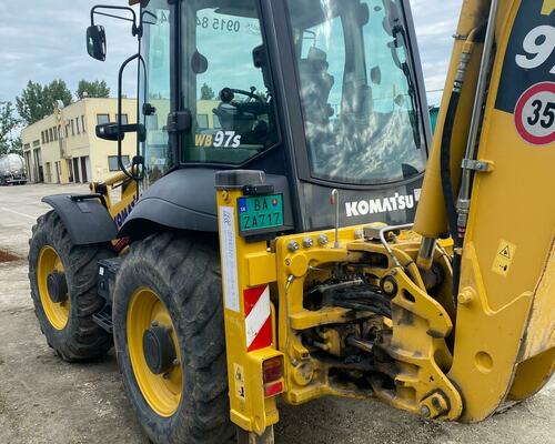 Komatsu WB97S-8