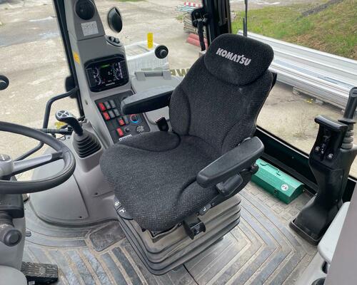Komatsu WB97S-8