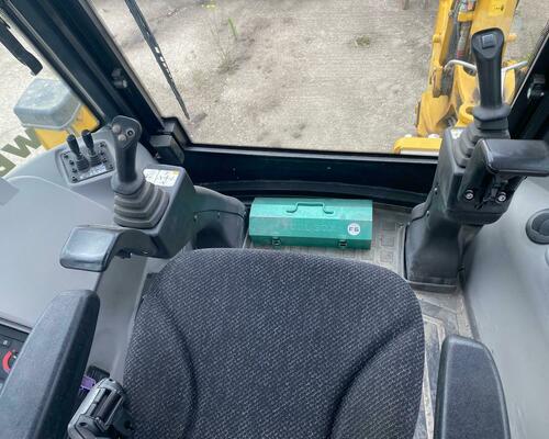 Komatsu WB97S-8
