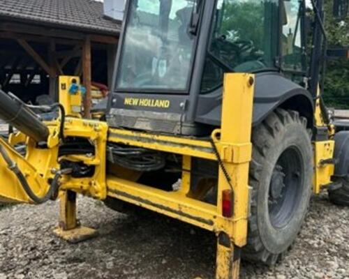 New Holland B100C