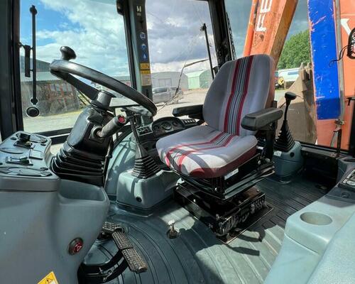 NEW HOLLAND BF 100  (FIAT KOBELCO)