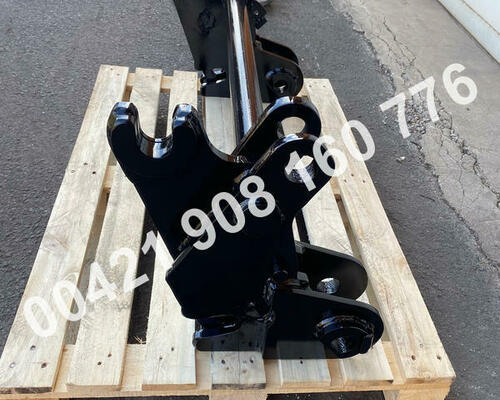 Predný mechanický rýchloupínač traktorbáger Komatsu WB