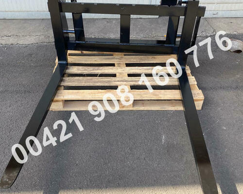 Predný mechanický rýchloupínač traktorbáger Komatsu WB