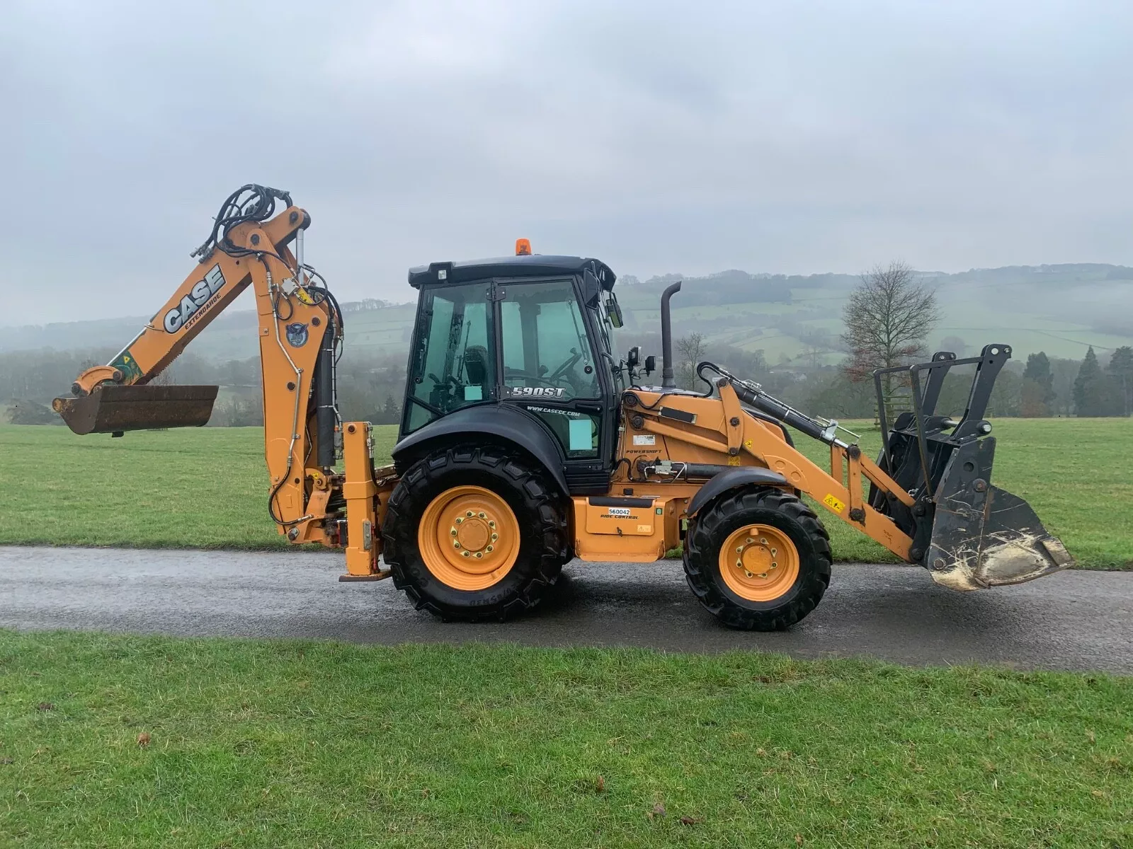 Rýpadlo-nakladač Case ST9