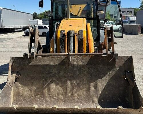 Terex TLB 890