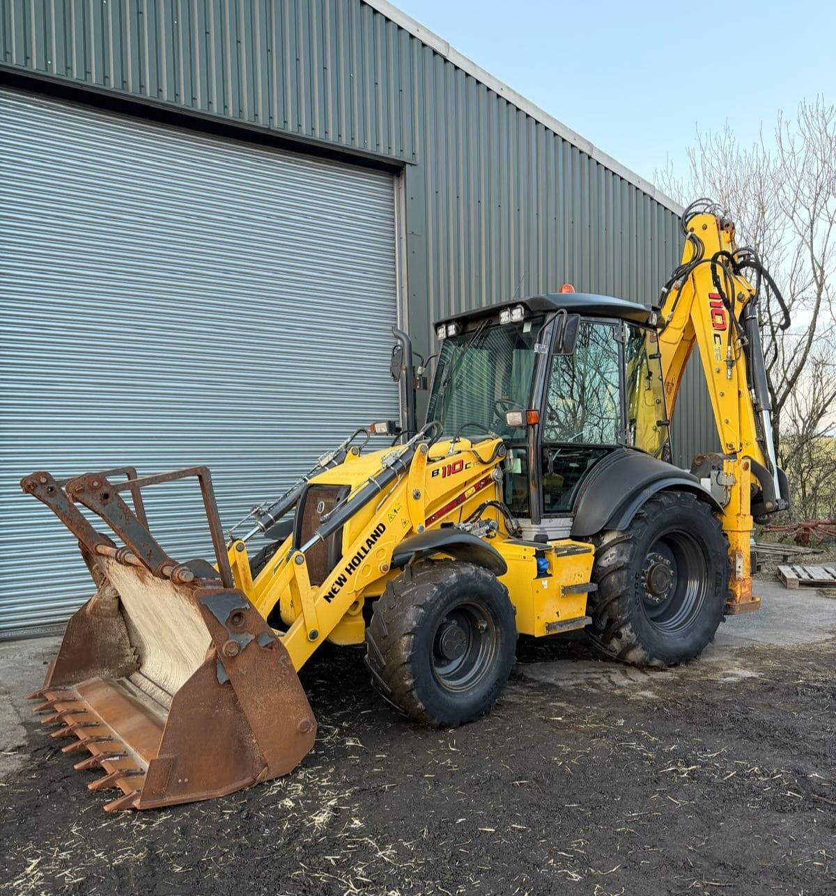 Traktorbagr New Holland B110C, r.v. 2019, 2667mth, powertilt