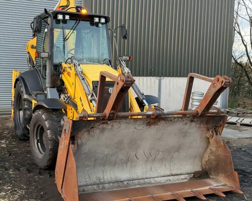 Traktorbagr New Holland B110C, r.v. 2019, 2667mth, powertilt