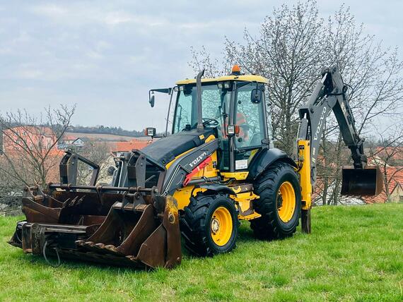 Traktorbagr Volvo BL71 