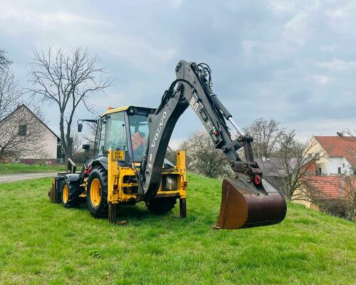 Traktorbagr Volvo BL71 