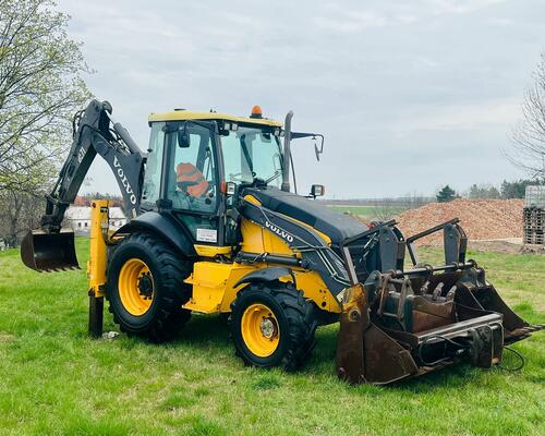 Traktorbagr Volvo BL71 