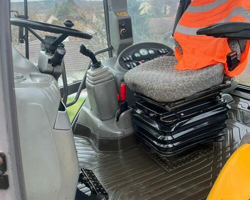 Traktorbagr Volvo BL71 