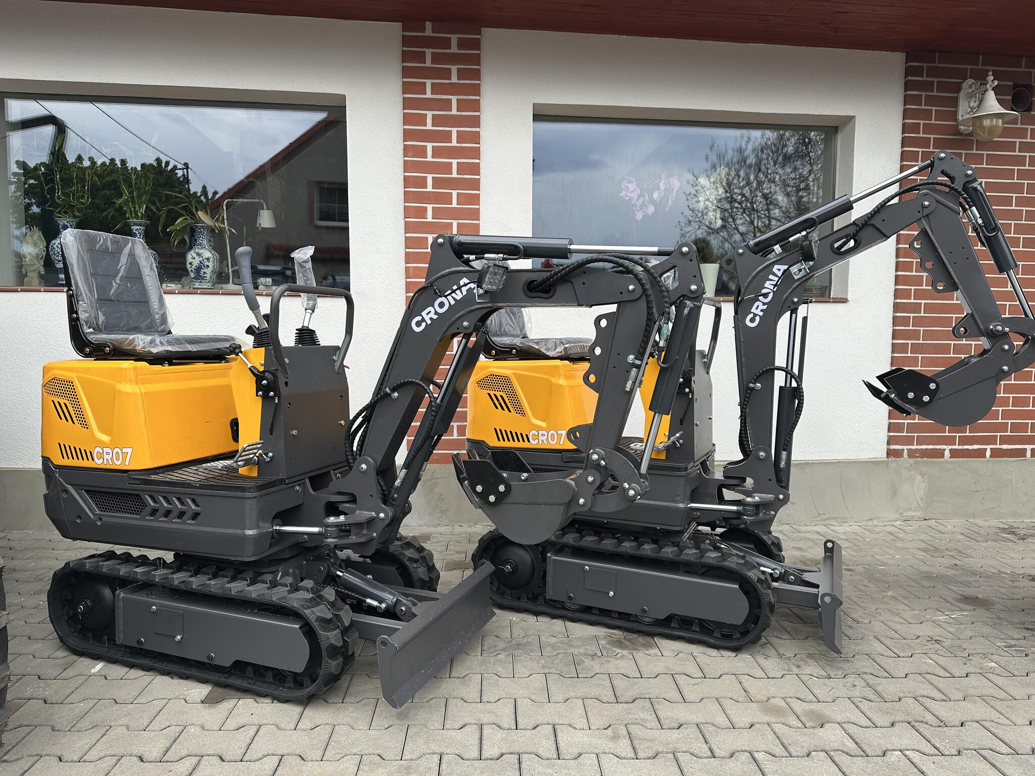 Bagr CR07 - loncin, minibagr, kopátko, bagřík