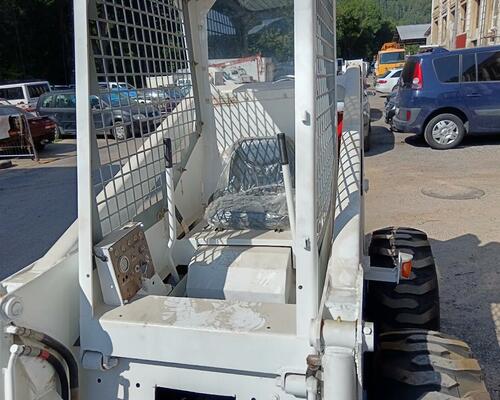BOBCAT 825 SMYKOVÝ NAKLADAČ