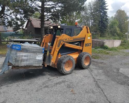 CASE 85XT