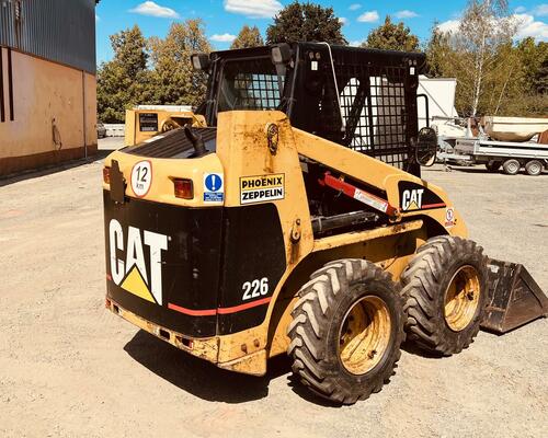 CAT 226 - jen 1900 mth CAT 226 - jen 1900 mth