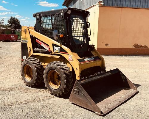 CAT 226 - jen 1900 mth CAT 226 - jen 1900 mth