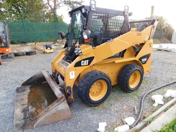 CAT 242 B CAT 242 B