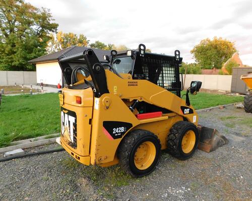 CAT 242 B CAT 242 B