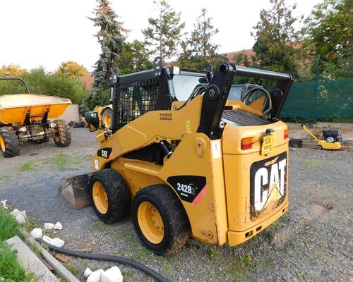 CAT 242 B CAT 242 B