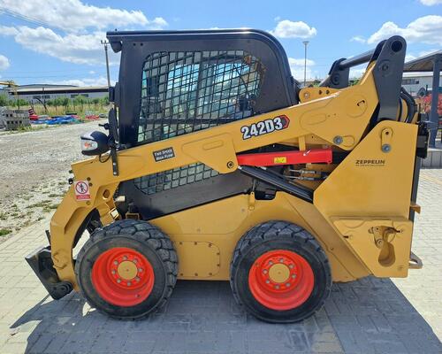 Caterpillar CAT 242D3 