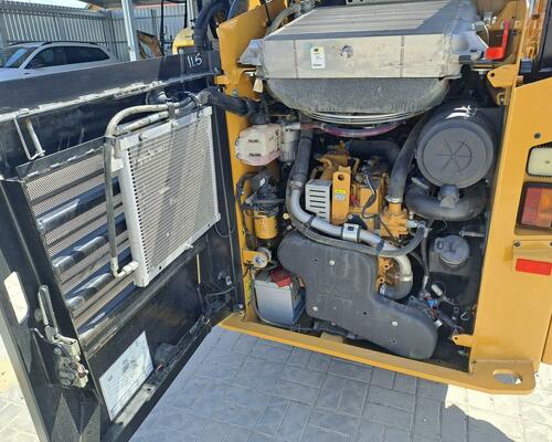Caterpillar CAT 242D3 