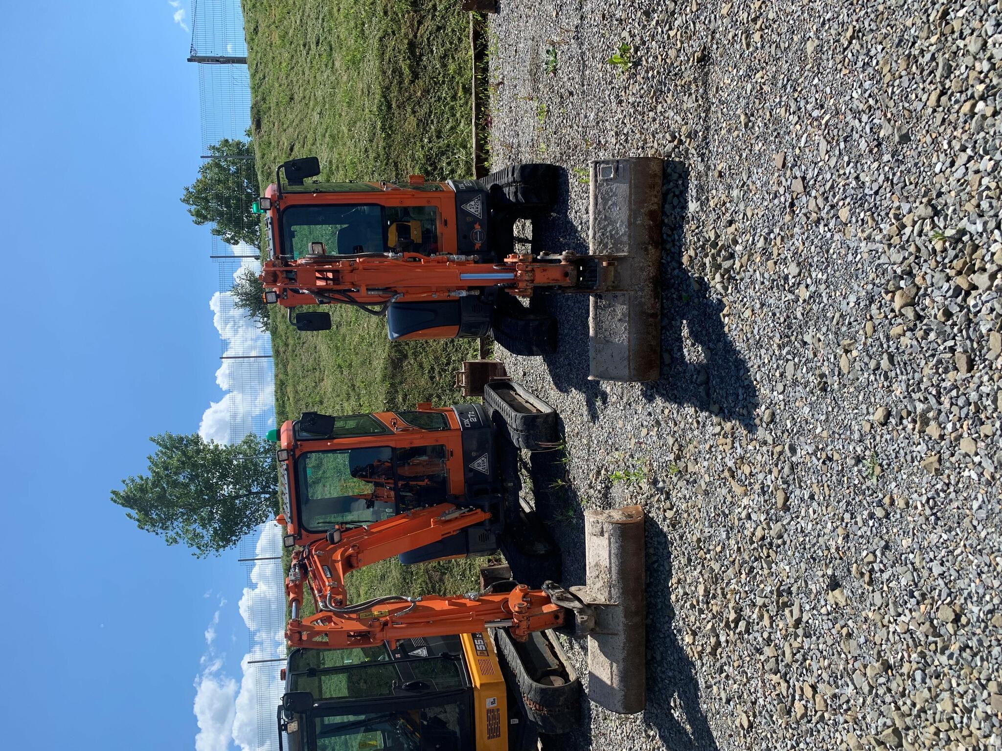DOOSAN DX27Z
