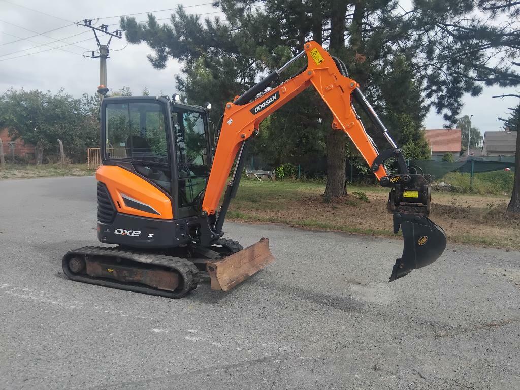 Doosan DX27Z Powertilt
