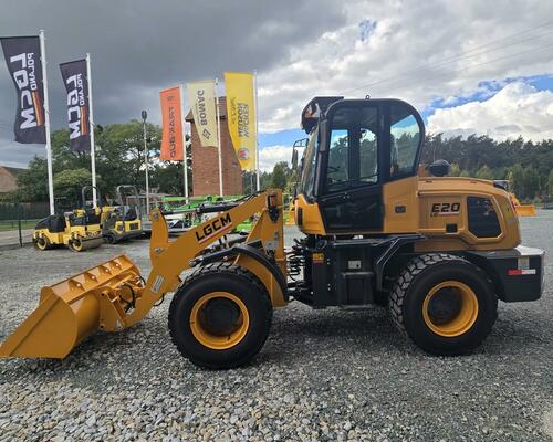 Kloubový nakladač LGCM LGE20 4×4 s kabinou
