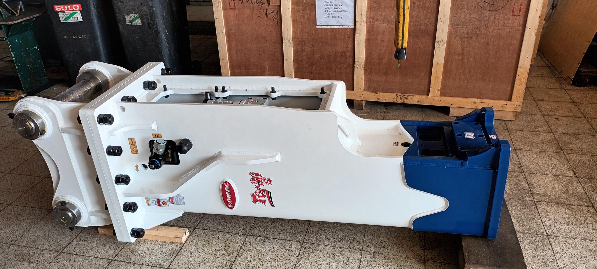 Komac TOR 36S hydraulické kladivo Komac TOR 36S hydraulické kladivo
