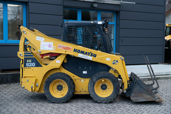 Komatsu SK820-5