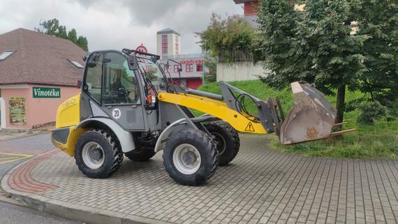 Kramer 750 Volvo L30 CAT 908 JCB 409