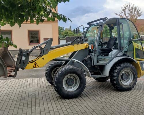 Kramer 750 Volvo L30 CAT 908 JCB 409
