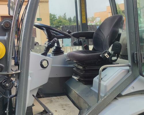 Kramer 750 Volvo L30 CAT 908 JCB 409