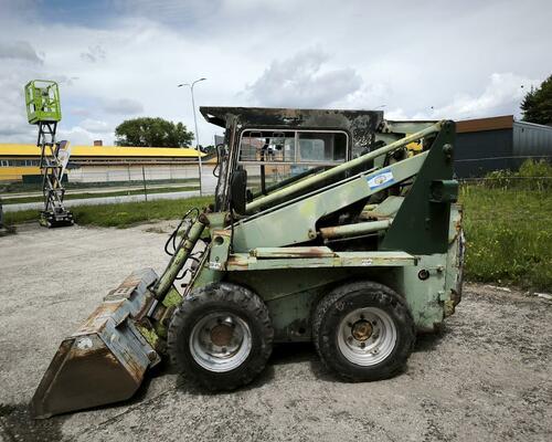 Locust 750
