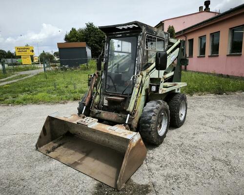 Locust 750