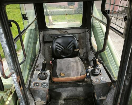 Locust 750
