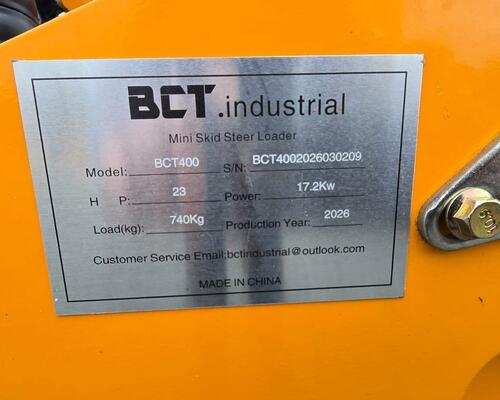 Mini pásový nakladač Skid Steer BCT 400