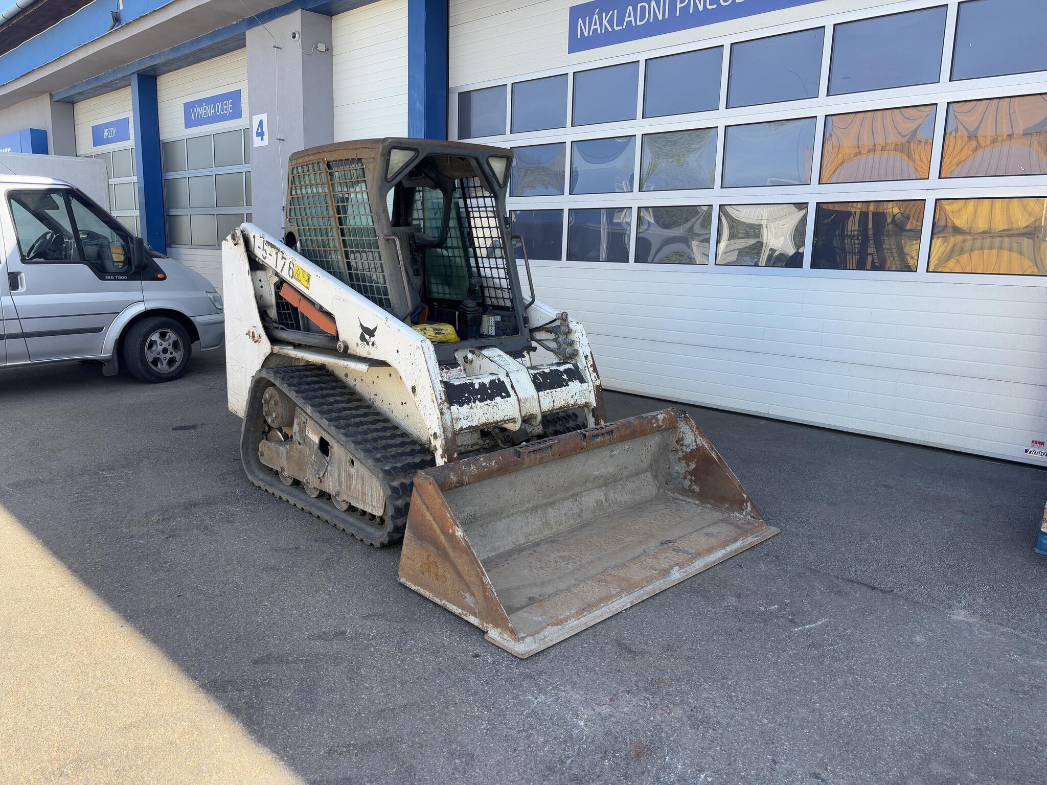 Bobcat T140