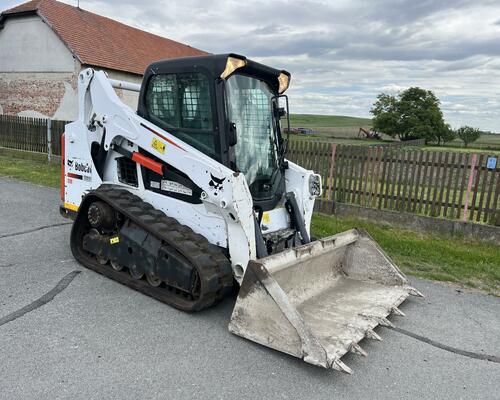 Pásový nákladač UNC Bobcat T590, pouze 1700mth + KLIMA
