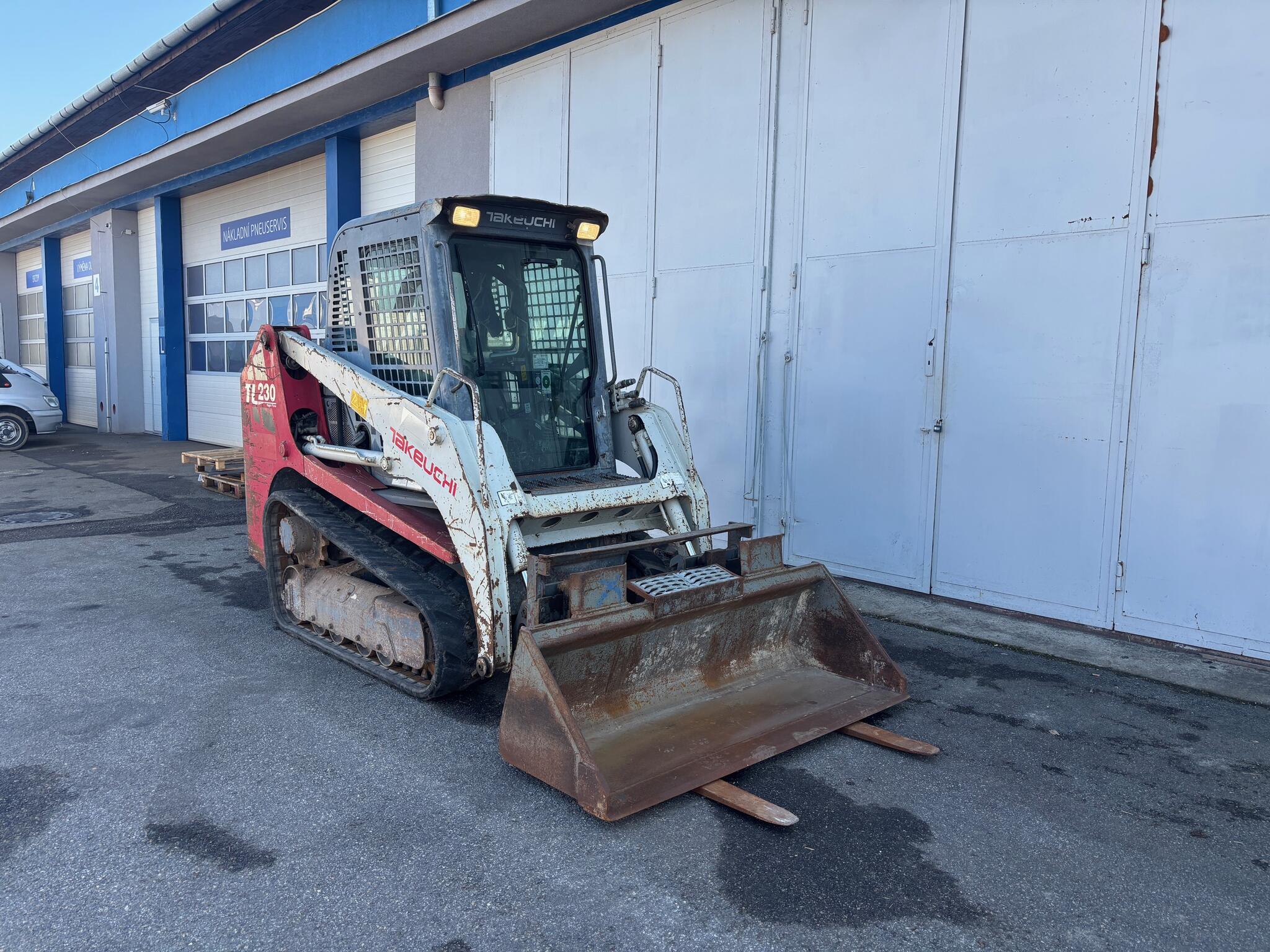 Takeuchi TL230HF