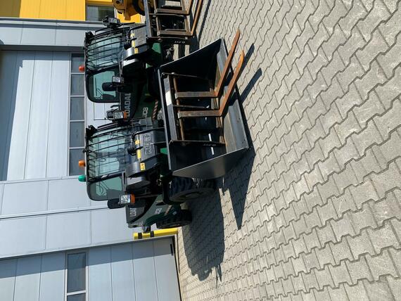 JCB 520-40