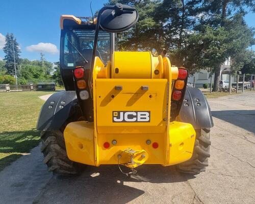 JCB 540-140, klimatizace, vyrovnávání Sway, hydraulický posuv vidlí
