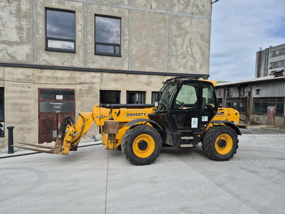 JCB 540-140 TELESKOPICKÝ MANIPULÁTOR 