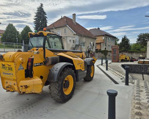 JCB 540-140 TELESKOPICKÝ MANIPULÁTOR 