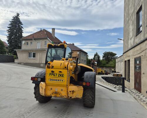 JCB 540-140 TELESKOPICKÝ MANIPULÁTOR 