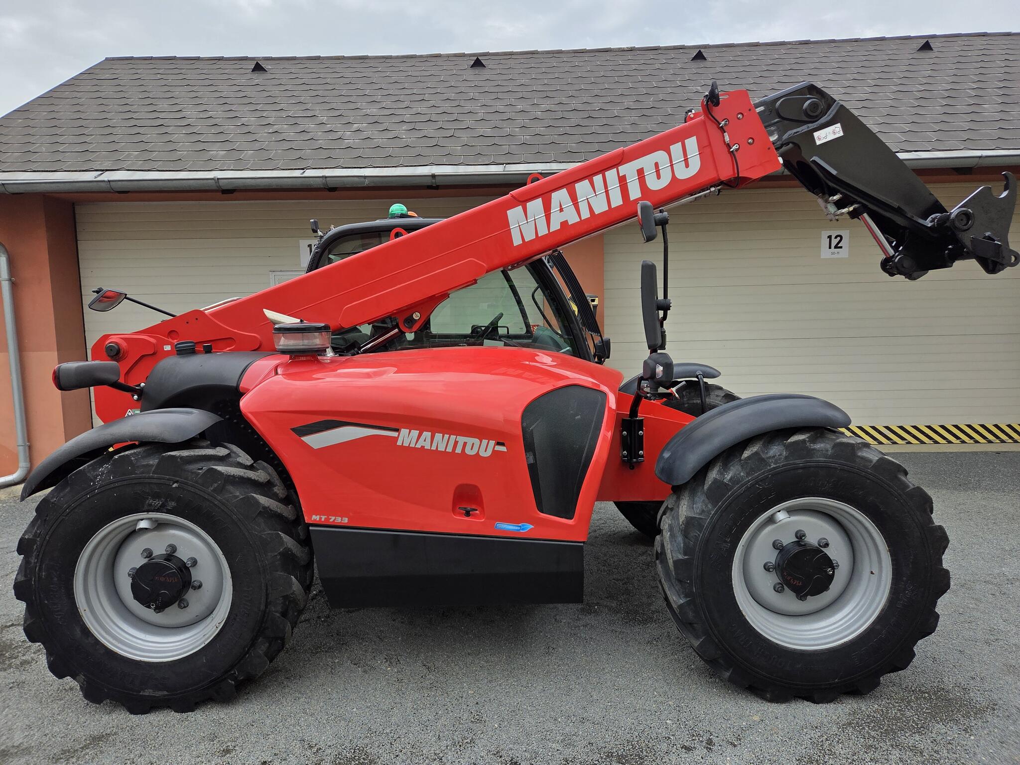 Manitou MT733 2023