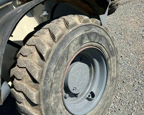 TEREXLIFT TELELIFT 2306 4X4-IDEÁLNÍ DO MENŠÍCH PROSTORŮ