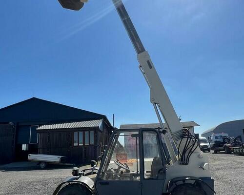 TEREXLIFT TELELIFT 2306 4X4-IDEÁLNÍ DO MENŠÍCH PROSTORŮ