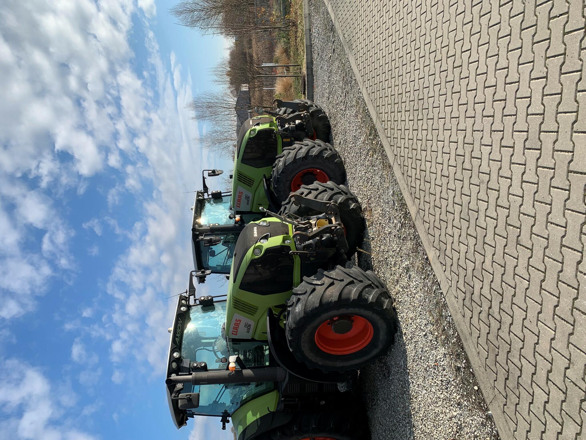 CLAAS AXION 810 CMATIC